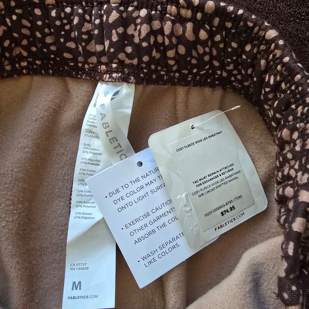 Fabletics Cozy Fleece Wide Leg Sweatpant - Medium - NWT - Picture 7 of 7